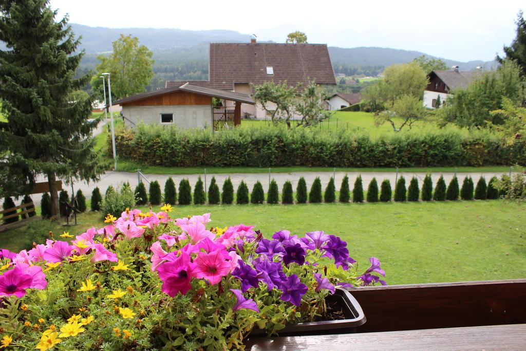 Pension Windinger Schiefling am See Bagian luar foto